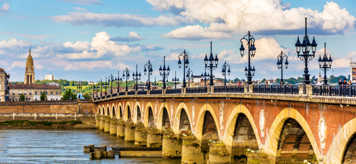 CRUCEROS FLUVIALES BURDEOS BOURG FRANCIA BOURG SUR GIRONDE FRANCE BORDEAUX CRUISES CRUCEROS BURDEOS CRUCEROS GARONA CRUCEROS GIRONDA
